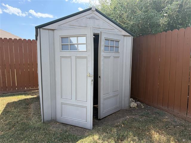 Building Photo - 301 Meadow Lark Ln