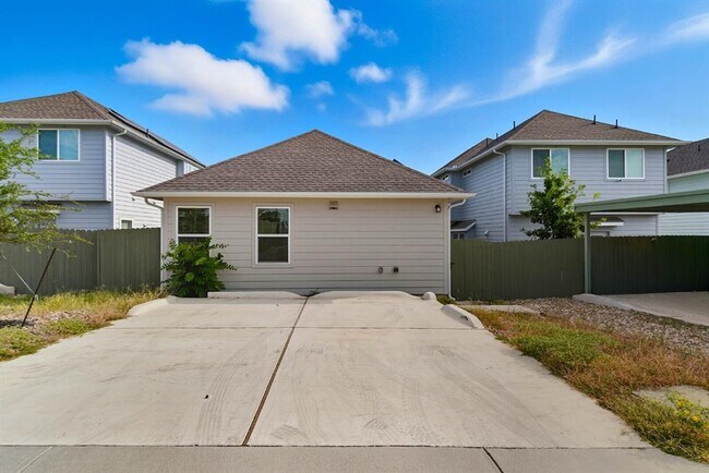 Building Photo - 17200 Adoro Dr