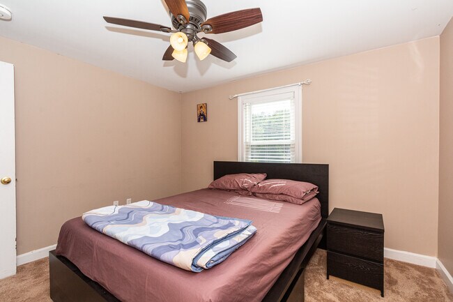 Building Photo - 5 Leon St