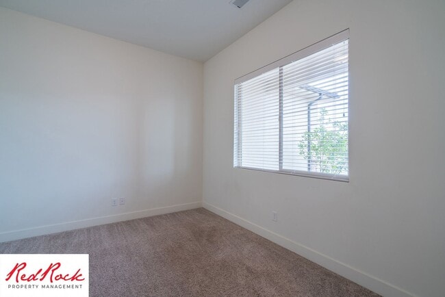 Building Photo - Pet Friendly 4 Bedroom Little Valley Home ...