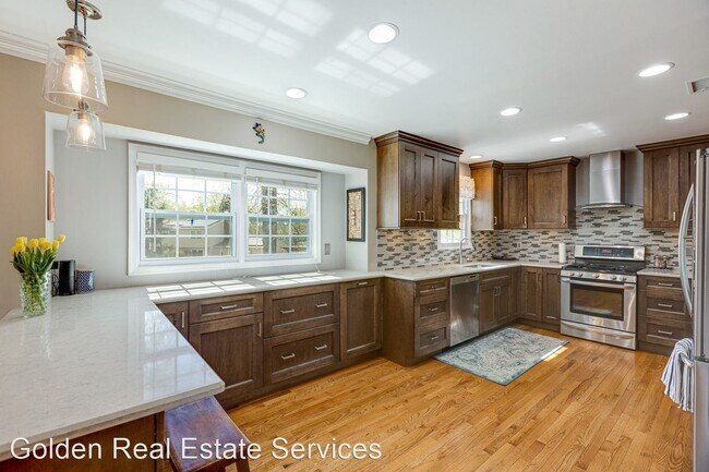 Building Photo - 5 br, 3.5 bath House - 5624 Kemp Ln