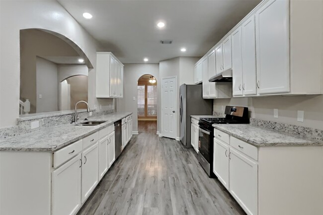 Building Photo - 7806 Autumn Hollow Ln