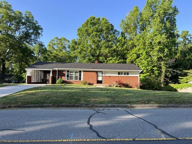 Primary Photo - 336 Crestside Dr SE