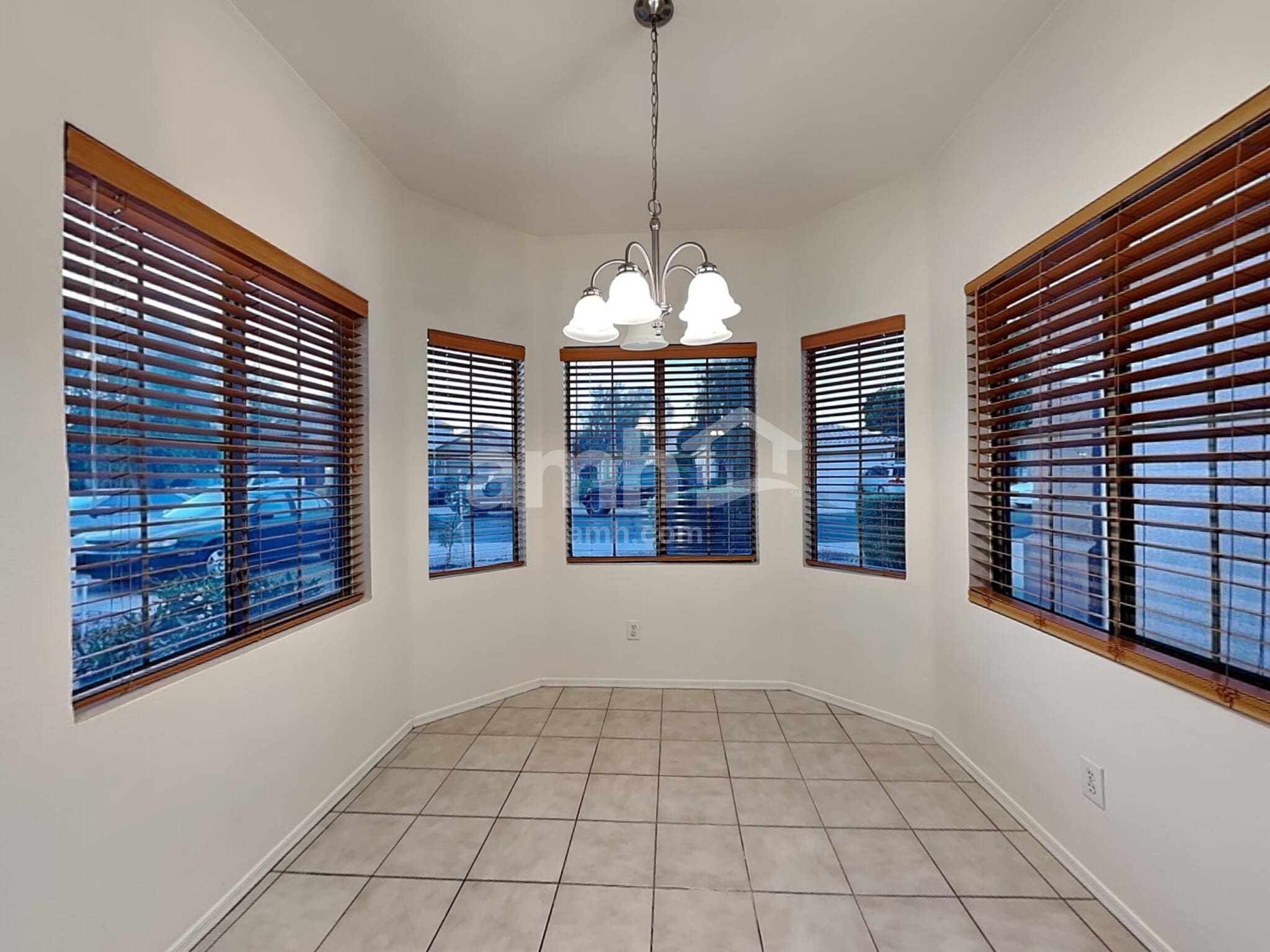 Building Photo - 2852 E Devon Ct