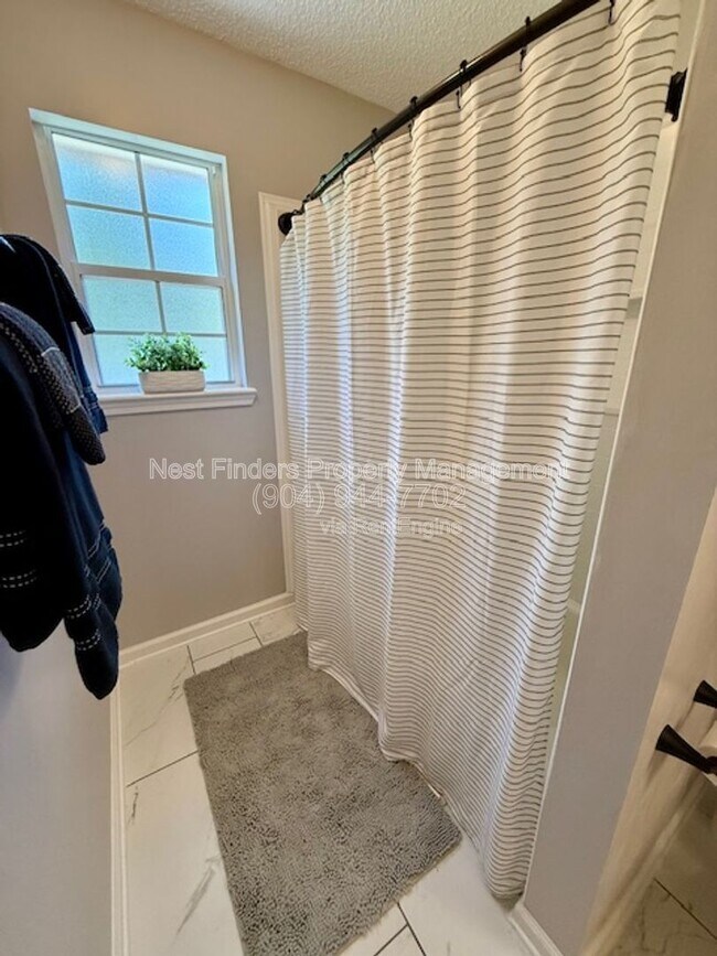 Building Photo - 5524 Hidden Ridge Dr