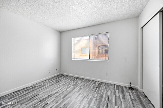 Building Photo - 12231 N 21st Ave