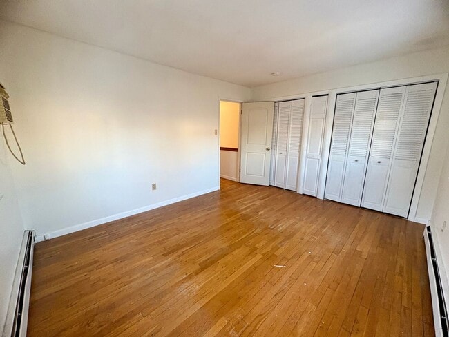 Building Photo - 3 Bedroom 2.5 Bathroom Townhome in Camp Hill!