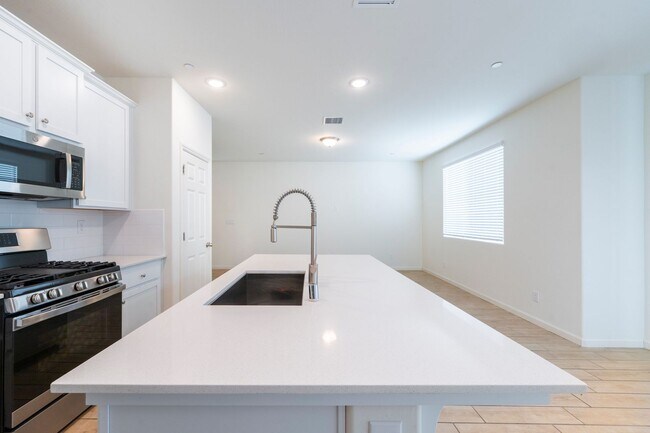 Building Photo - 6313 E Meritage Dr