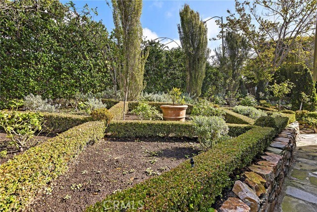 Building Photo - 31531 Bluff Dr