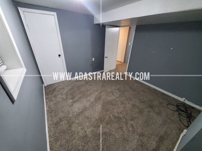 Building Photo - Beautiful Shawnee Home-AVAILABLE in JUNE!!