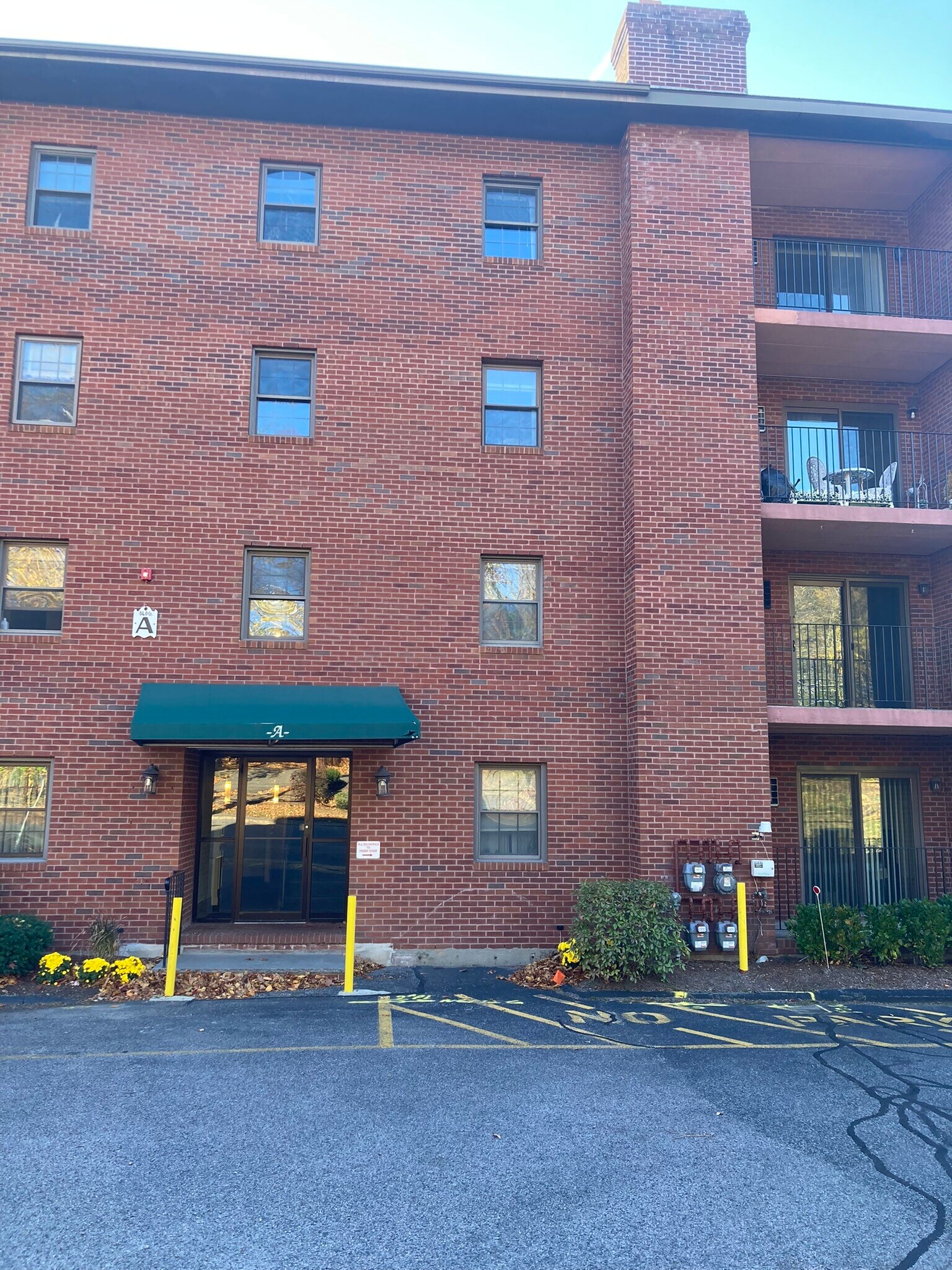 Building Photo - 16 Winter St