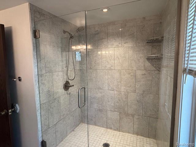 Building Photo - 2145 Lakeshire Dr