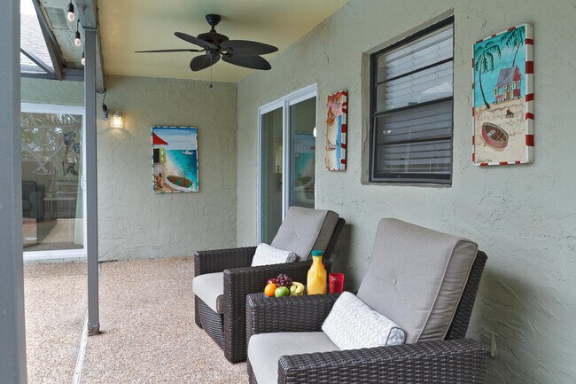 Building Photo - 7460 San Clemente Pl