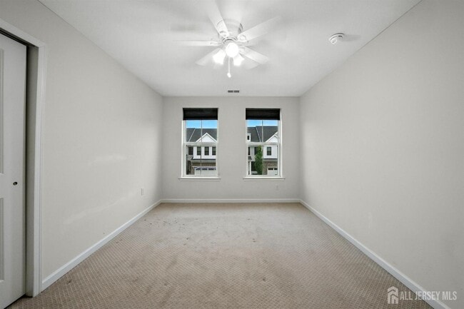Building Photo - 30 Clover Ln
