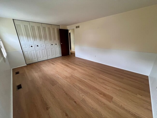 Building Photo - Beautiful Home - 3 Bedroom 2.5 Bathroom - ...