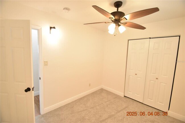 Building Photo - 417 Country Club Dr
