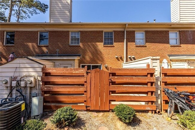 Building Photo - 2828 Webb Bridge Rd