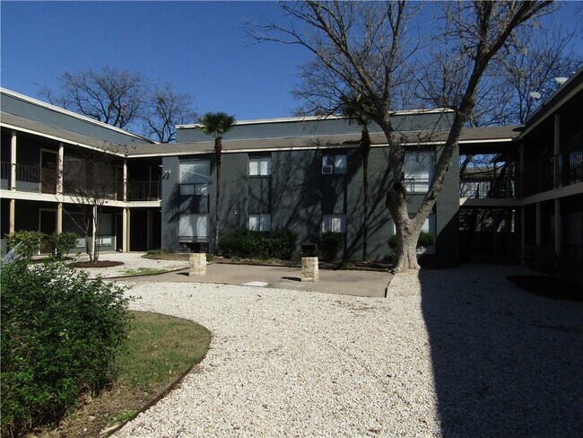 Building Photo - 1706 Patton Ln