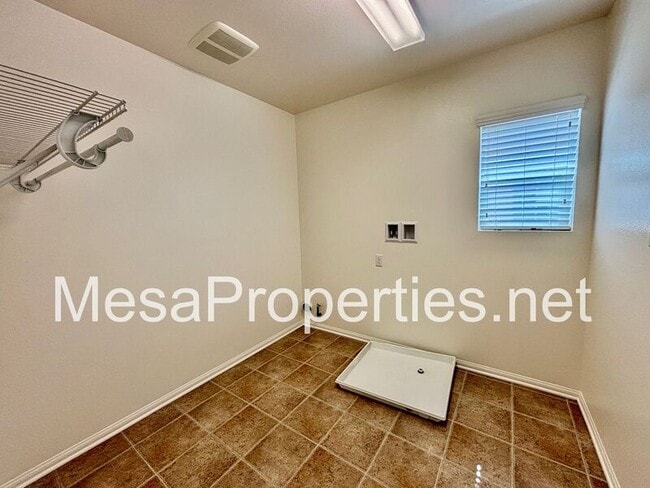 Building Photo - 6966 Madison Ln