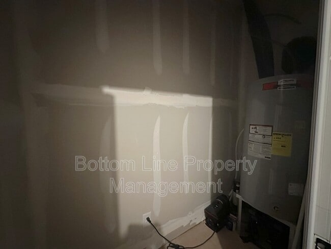Building Photo - 460 Spearfield Ln