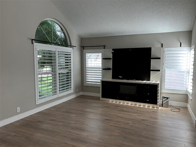 Building Photo - 7430 Ashley Shores Cir