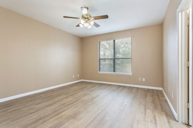 Building Photo - 1752 Bayland St