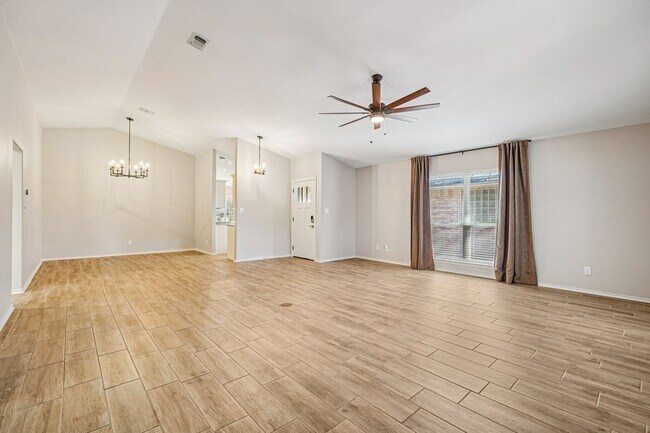 Building Photo - 127 Terrace Ln