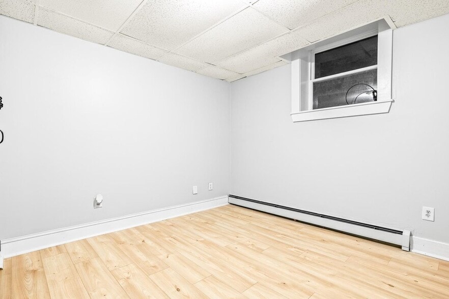 Building Photo - 547 White Mountain Hwy