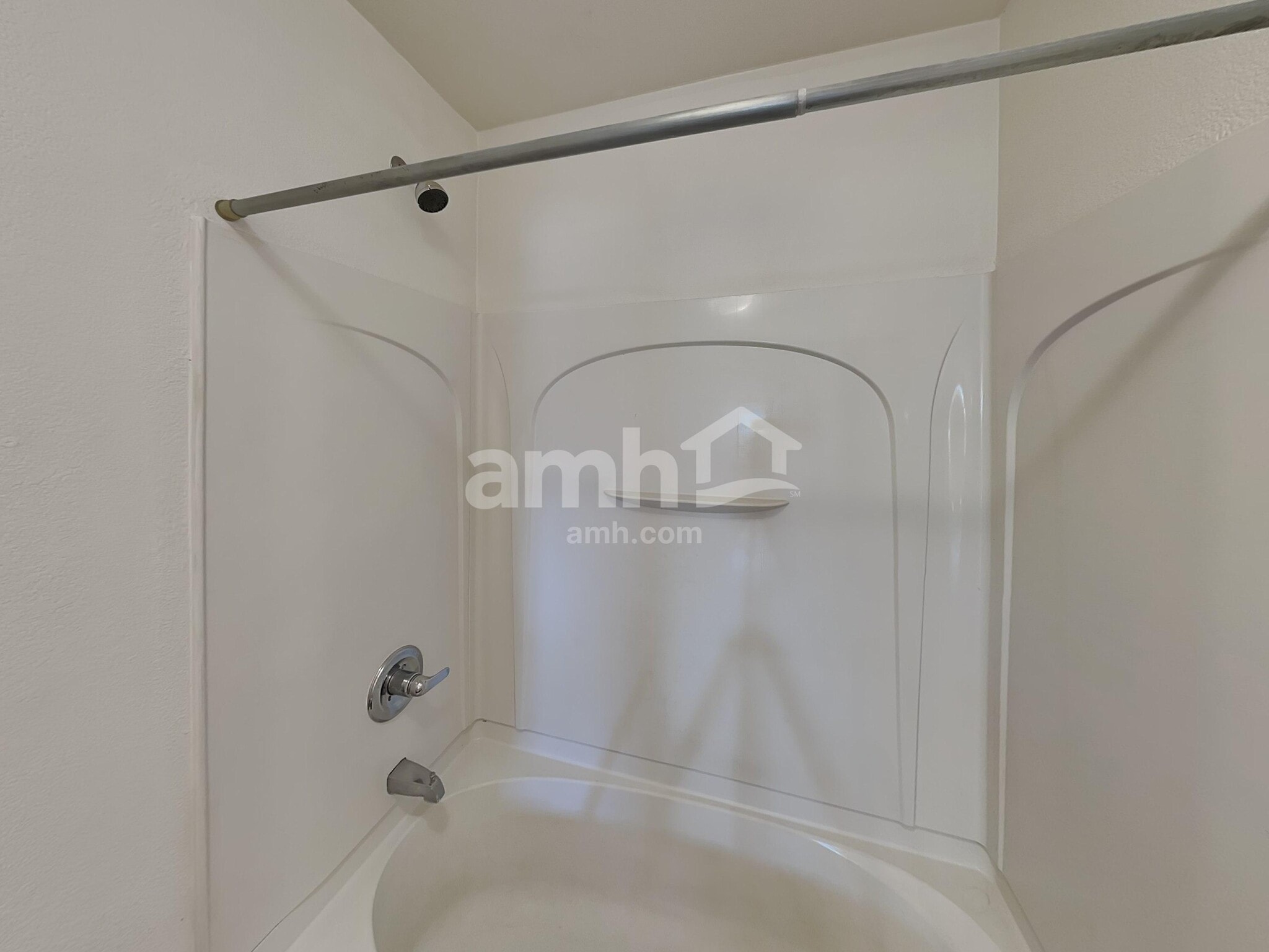 Building Photo - 782 E Christopher St