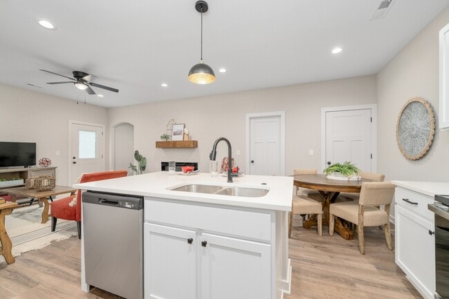 Building Photo - 701 W 50th St S