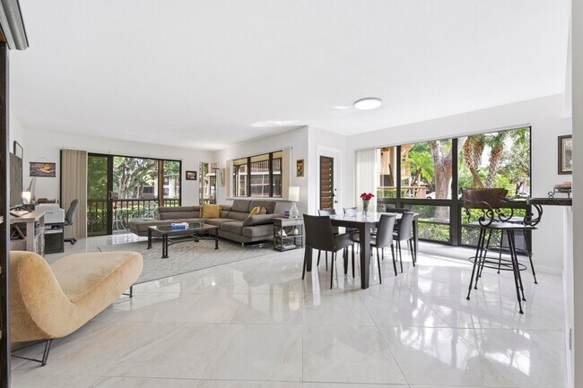 Building Photo - 137 Brackenwood Rd