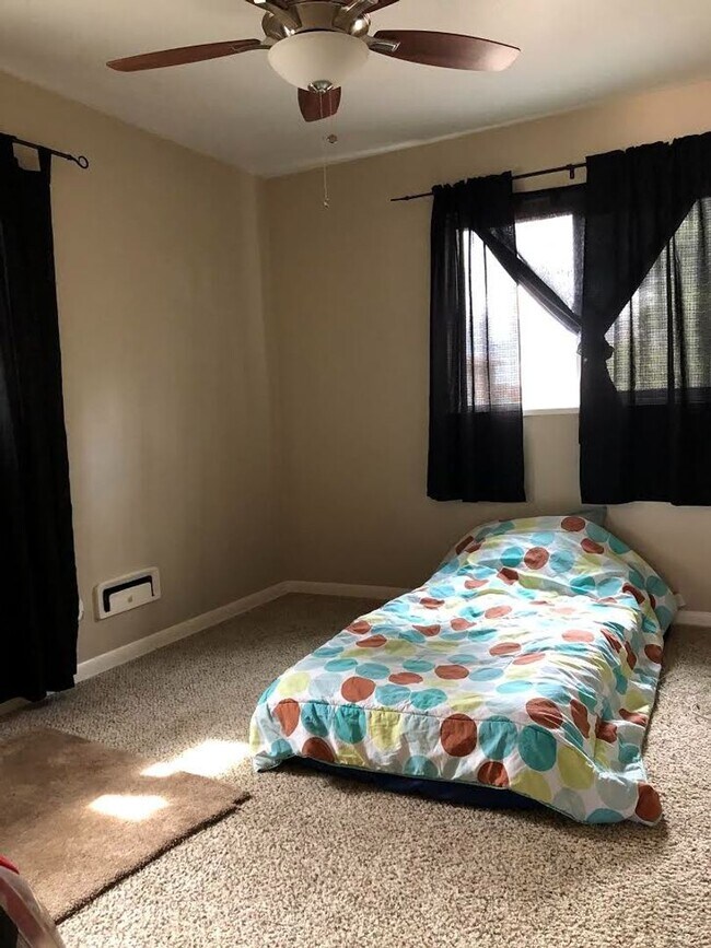 Building Photo - Charming 4 Bd, 2 Ba, Ranch Home in D-12 School District, close to Downtown, Trails and Ft. Carson