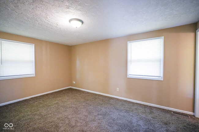 Building Photo - 2226 Mabel Dr