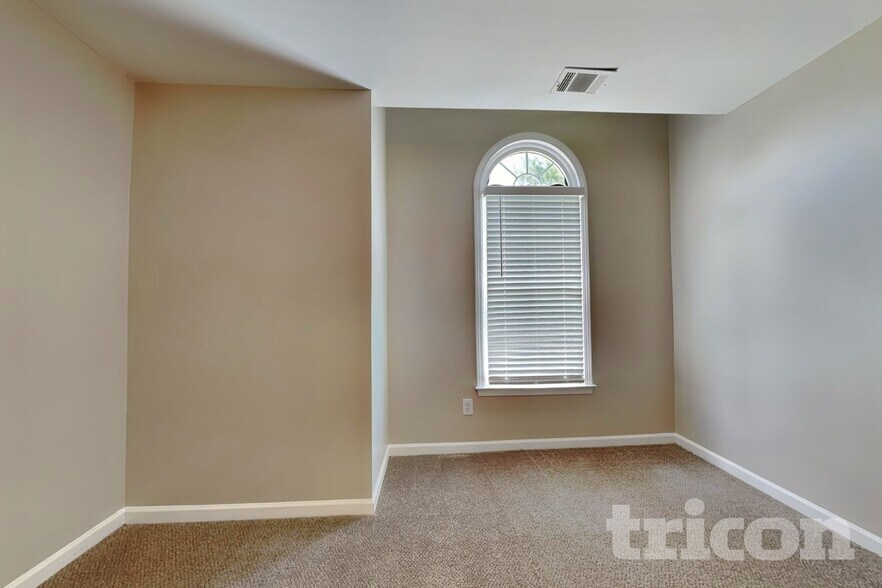 Building Photo - 4708 Tonkawa Bend