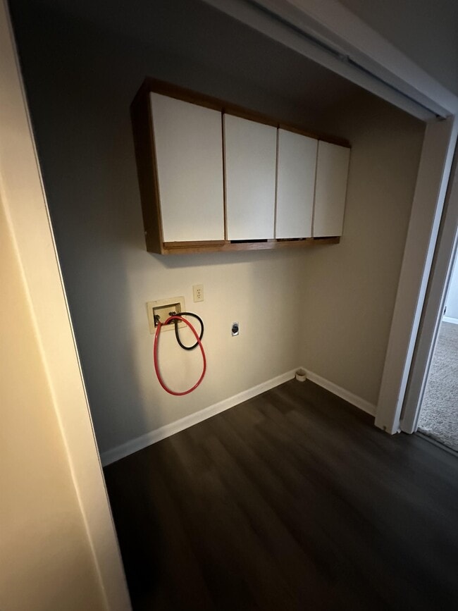 Building Photo - 3371 Galleria Dr