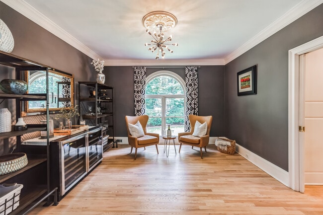 Wine room - 510 Newburgh Way