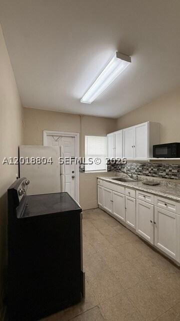 Building Photo - 646 NW 14th Terrace