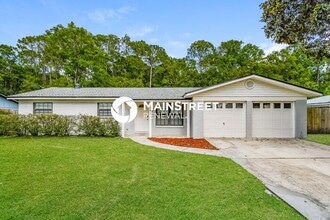 Building Photo - 3 Bedroom Pet-Friendly Home in orange park...