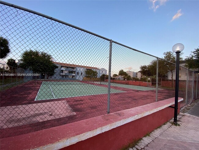 Building Photo - 1735 W 60th St