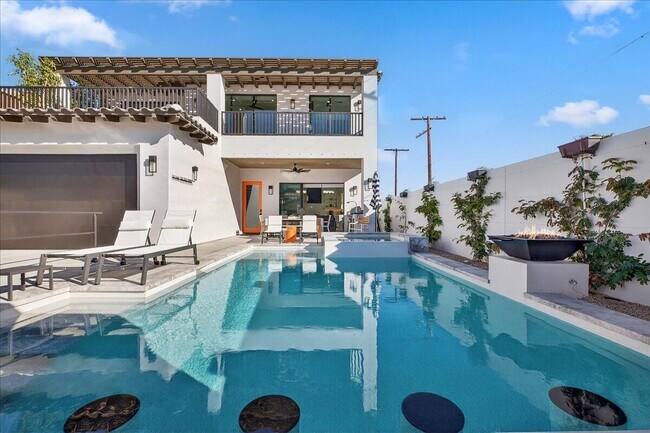 Building Photo - 51116 Avenida Mendoza