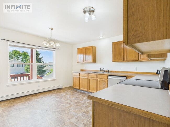 Building Photo - Great Three Bedroom Condo in Belgrade!