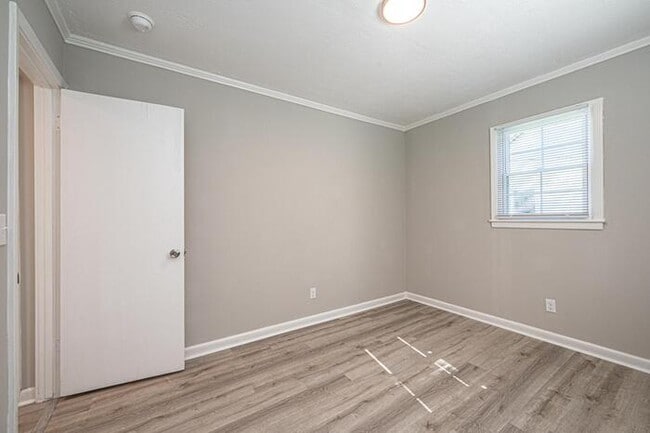 Building Photo - 184 Mill St