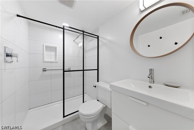 Building Photo - 72 7th St S