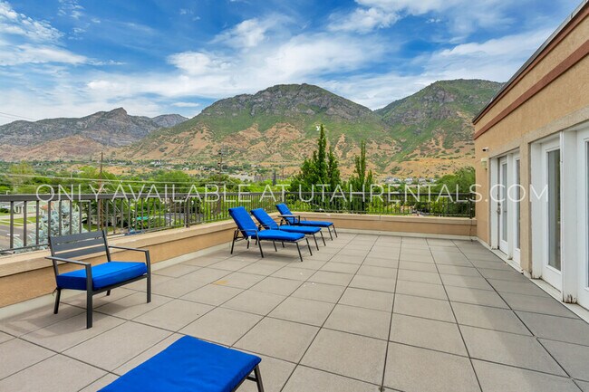 Building Photo - 838 E 700 N