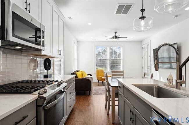 Building Photo - 1722 Old Brick Rd