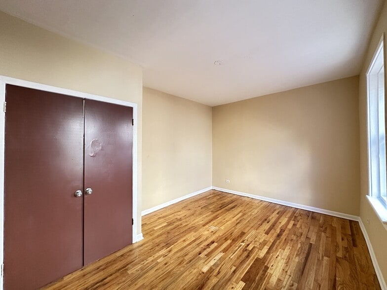 Building Photo - 4035 W Gladys Ave