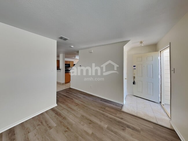 Building Photo - 4916 Water Ridge Ln