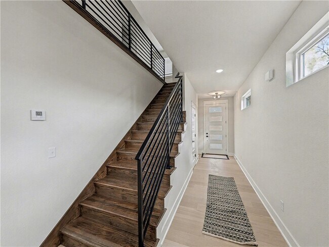 Building Photo - 30 Cromer Dr