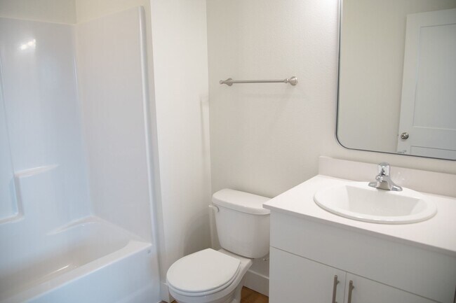 Building Photo - Welcome to Sun Drive Townhomes!