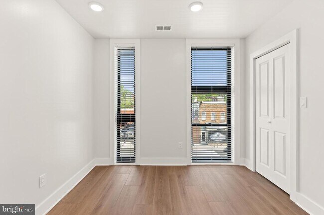 Building Photo - 1100 Bladensburg Rd NE
